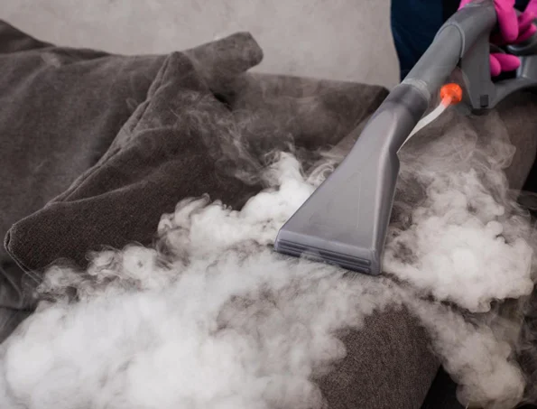 Nettoyage canapé cuir à domicile - Ravivez tissus d'ameublements